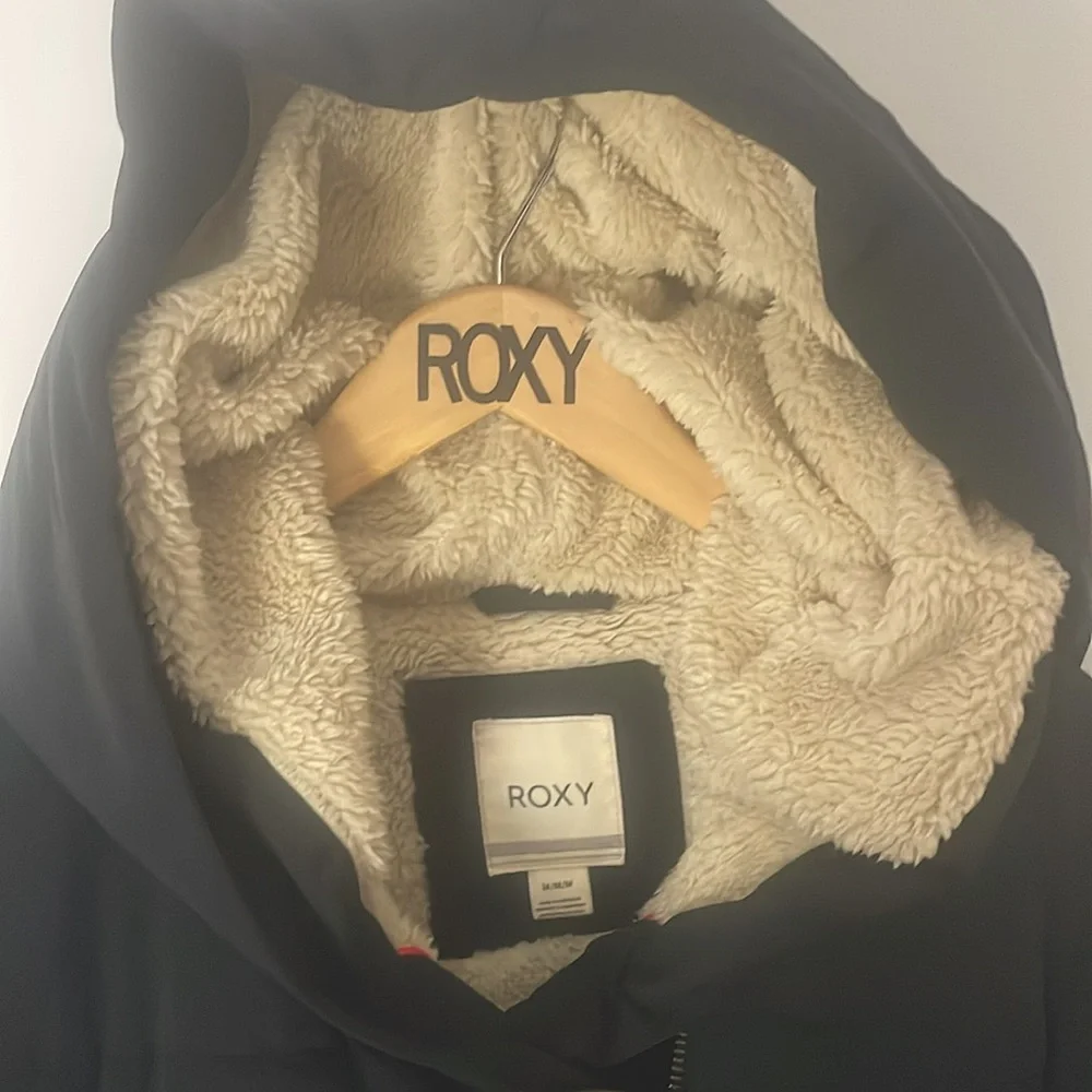 Roxy winter jacket. - Picture 2 of 7